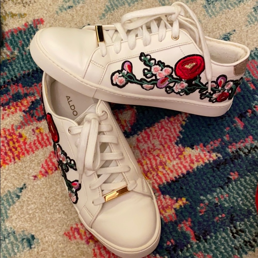 Shoes - Picture 7 of 9